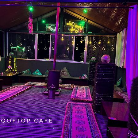 I Love Kasol Hostel & Rooftop Cafe מראה חיצוני תמונה